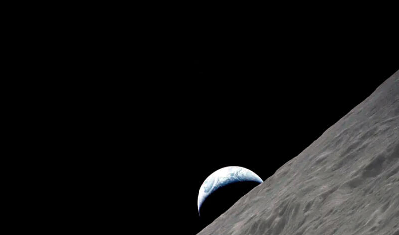 Астероид размером с небоскреб завтра пролетит между Землей и Луной