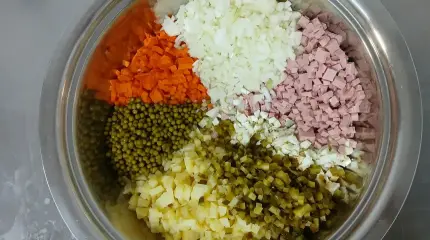 Раскрыта еще одна поразительная тайна главного русского салата