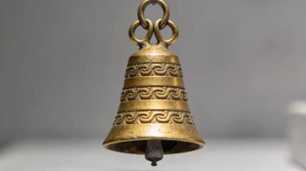Золотой колокольчик из Эрмитажа: почему Владимир Путин запретил выставлять этот артефакт за границей?