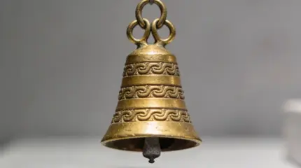 Золотой колокольчик из Эрмитажа: почему Владимир Путин запретил выставлять этот артефакт за границей?
