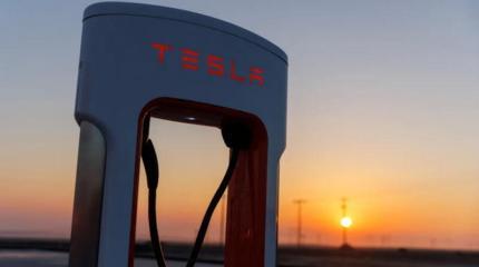 Tesla откроет 7500 зарядных станций для сторонних электромобилей к 2024 году