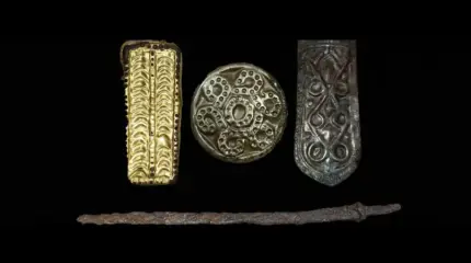 1300 лет назад неизвестные грабители вскрыли гробницу знатного воина, но вообще не тронули сокровищ. Почему? 1300 лет назад неизвестные грабители вскрыли гробницу знатного воина, но вообще не тронули сокровищ. Почему?