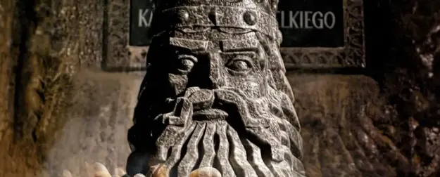 Роковая тайна 500-летней гробницы: что погубило всех, кто вскрыл саркофаг польского короля