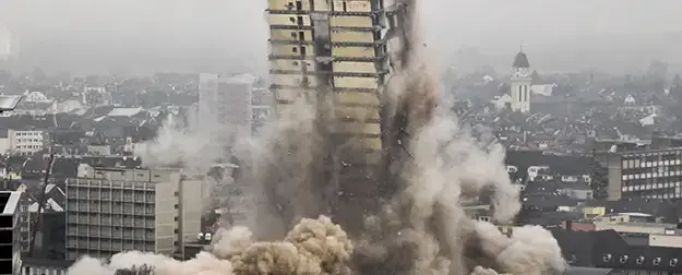В Нью-Йорке может рухнуть 300-метровый небоскреб, причем не один