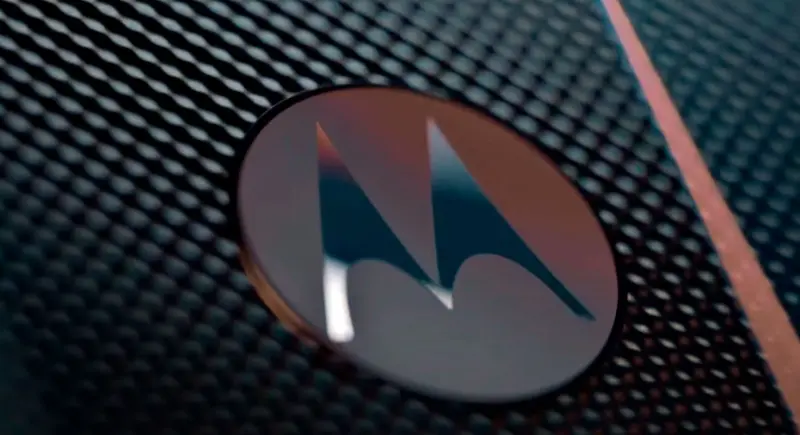 В сети появился тизер Moto X 40 — долгожданного флагмана от Motorola