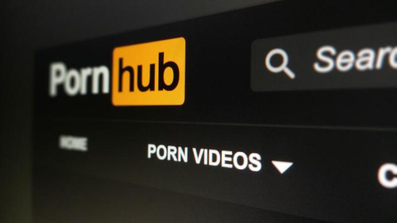 YouTube заблокировал канал Pornhub за «множественные нарушения»