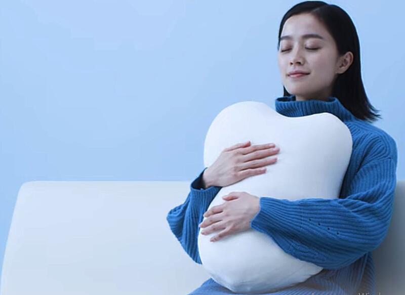 Японцы предложили дышать вместе с роботизированной подушкой Fufuly