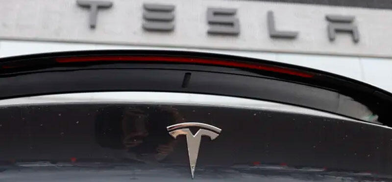 Видео Tesla, пропагандирующее беспилотное вождение, оказалось постановочным