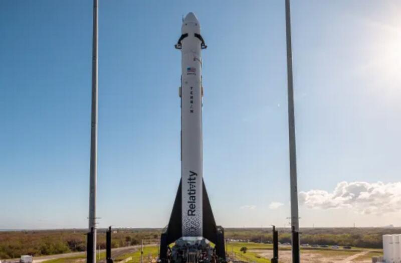 Напечатанная на 3D-принтере ракета Terran 1 ждёт старта на космодроме