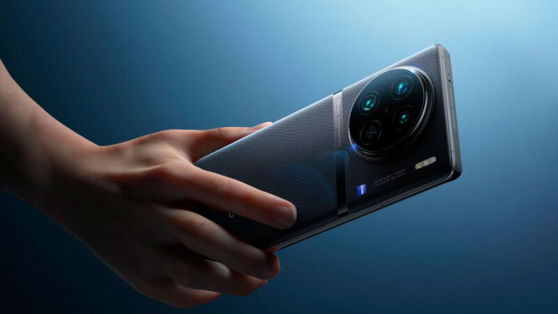 50% зарядки за 8 минут: Флагманские телефоны Vivo X90 — серьезные конкуренты топовым Samsung