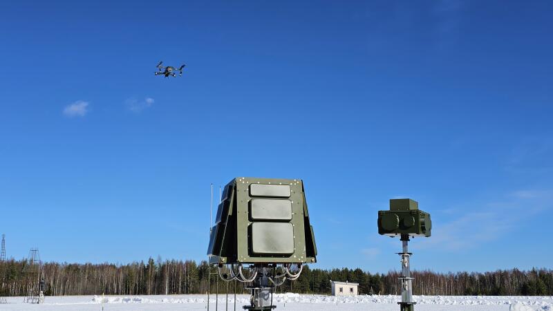 «Серпом» по дронам: Росэлектроника представила комплекс борьбы с роями беспилотников
