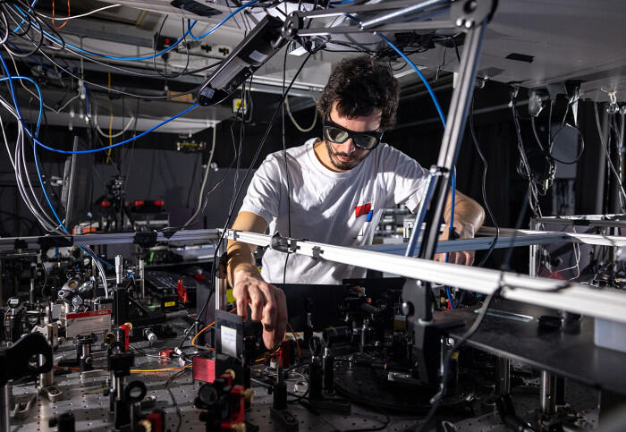 Новый материал впервые продемонстрировал: фотоны могут проявлять квантовую природу не только в пространстве, но и во времени