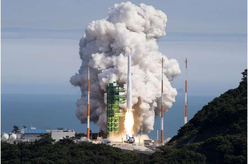 Южная Корея намерена запустить свой первый коммерческий спутник национальной ракетой «Нури»