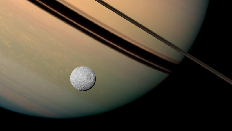 Сатурн побил рекорд Юпитера по количеству спутников