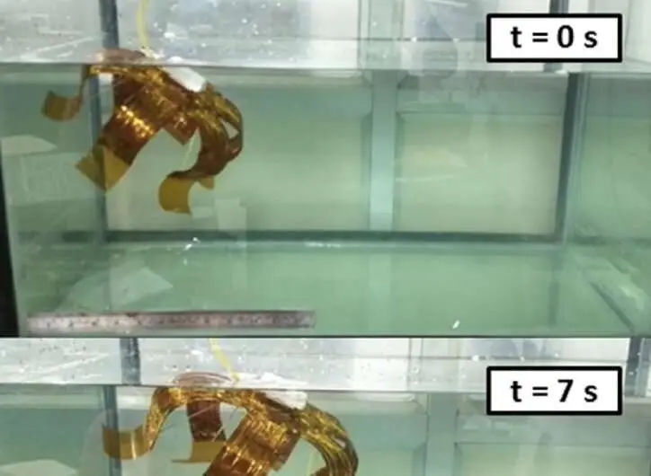 Робот-медуза из полиамида движется за счёт сплава с памятью формы