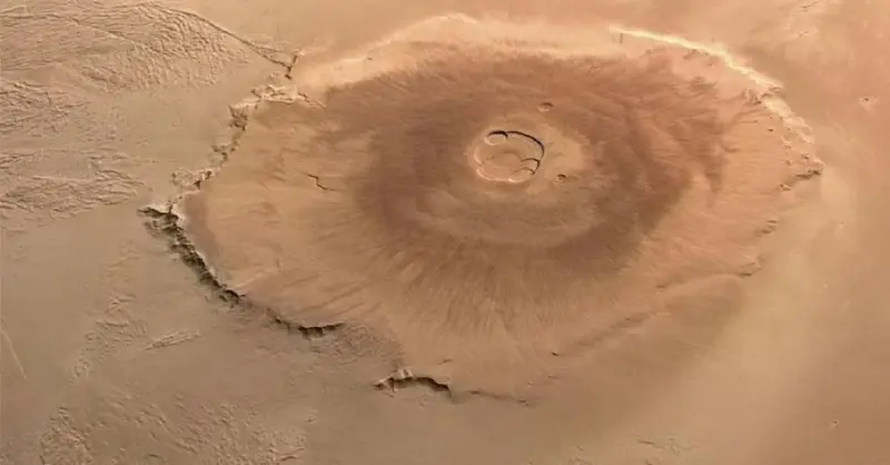 Оползни на Марсе позволяют предположить, что вода когда-то окружала гору Олимп, самый высокий вулкан в Солнечной системе