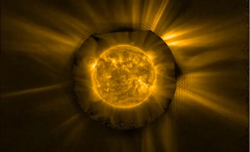 Хитроумный трюк с космической фотокамерой позволил впервые взглянуть на Солнце по-новому