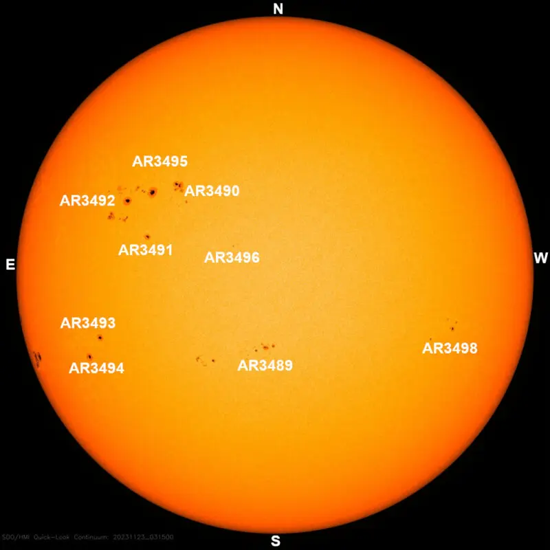 На Солнце заметили огромный кластер пятен — скоро он ударит по Земле