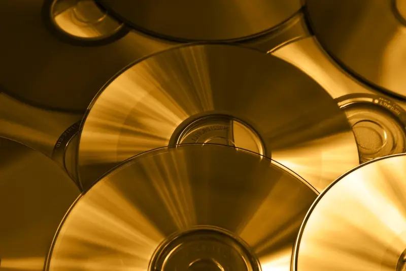 Новые многослойные DVD способны вместить до петабайта данных