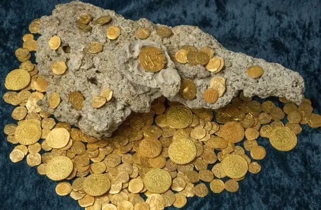 Водолазы исследовали затонувший 300 лет назад испанский корабль и нашли сокровища на миллион долларов