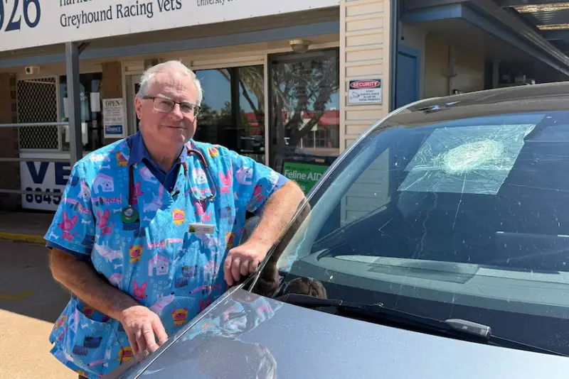 Автомобиль Tesla снова в центре громкой истории: В него на полном ходу, похоже, врезался... метеорит