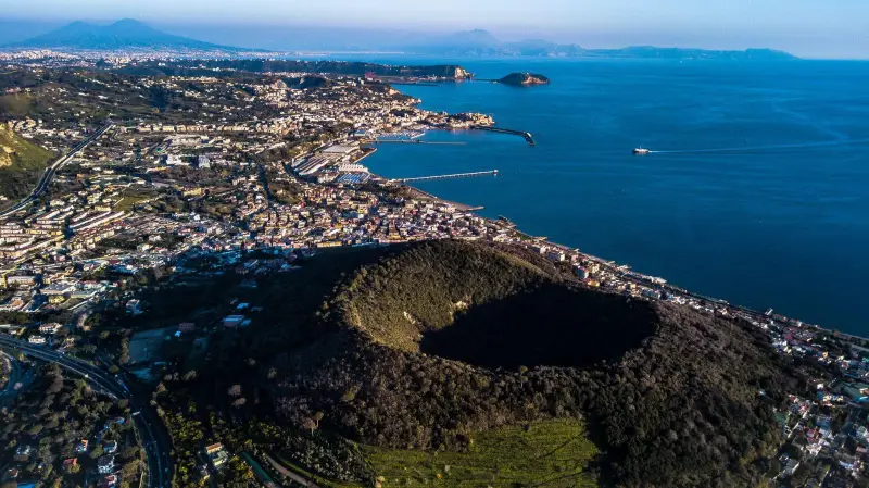 2000 лет жизни на супервулкане: итальянские ученые сумели разгадать секрет сверхустойчивости и нерушимости древнего храма