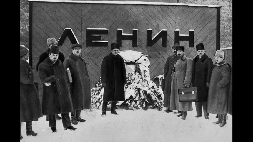 Секретный дневник врачей Ленина: Что нового о смерти вождя рассказали документы, до сих пор закрытые от широкой публики?