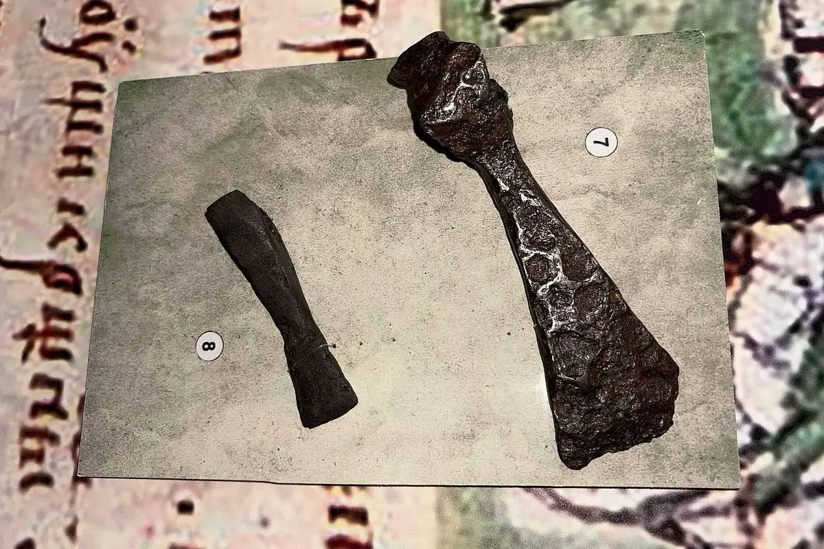 Загадочный 1000-летний артефакт, найденный в древней могиле под Курском, противоречит всем историческим теориям