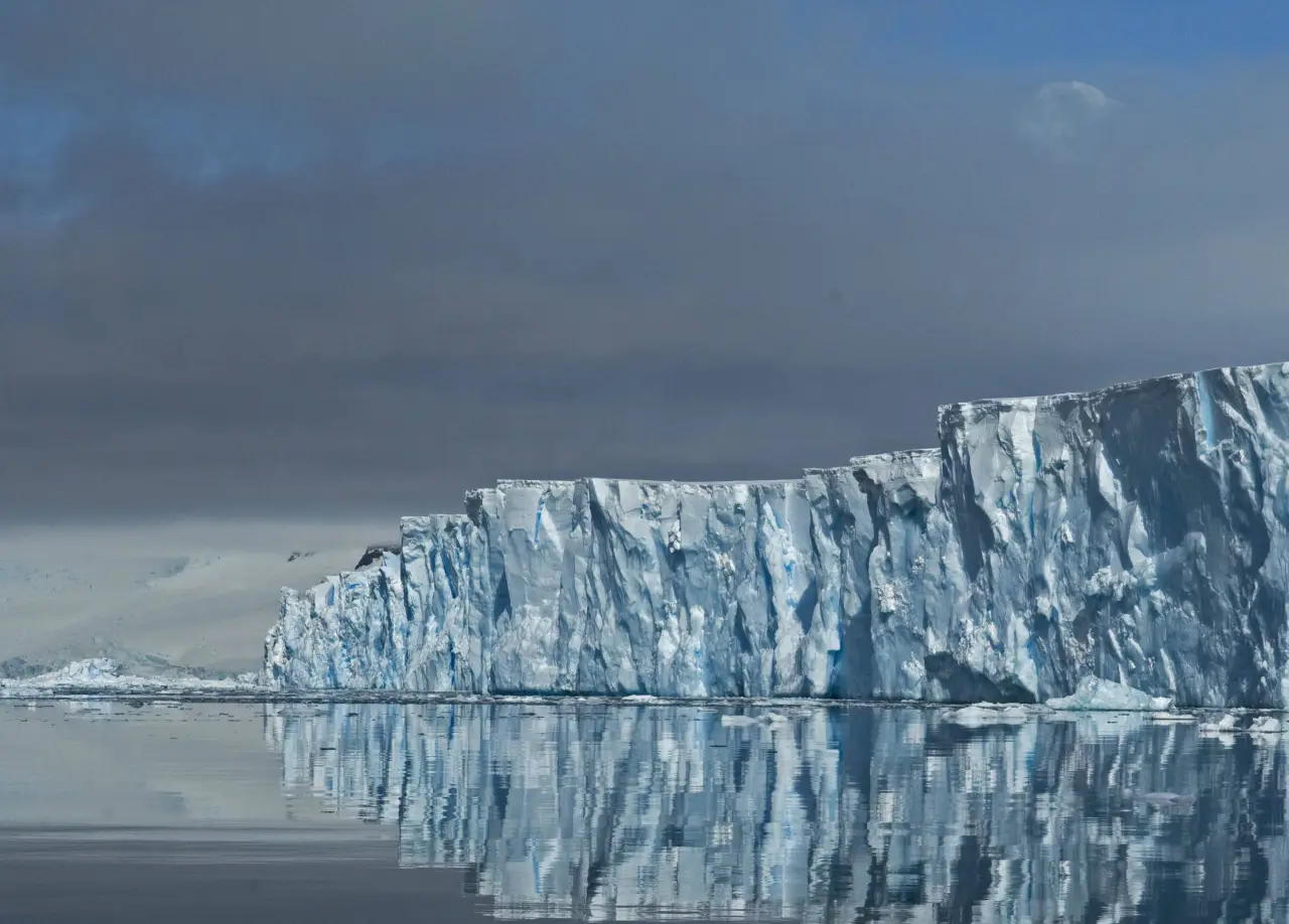 Почему ЭТО не спасет ледники: пять проектов по спасению Антарктиды оказались провалом