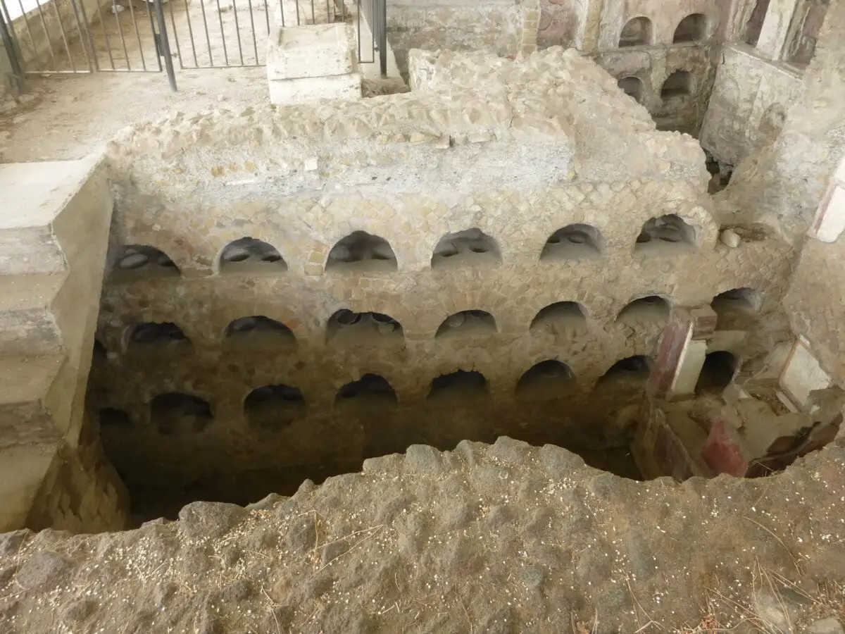 Гвоздь в грудь: зачем римляне пронзали своих умерших?