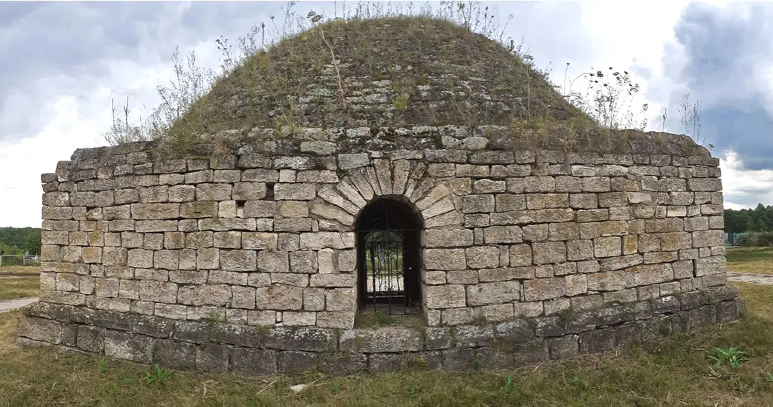 Секрет древнего мавзолея в Башкирии наконец-то раскрыт: ученые поняли, кто разрушает «вечное» здание