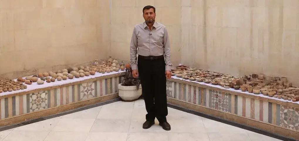 Копал бомбоубежище для семьи, а нашел древние артефакты и сокровища